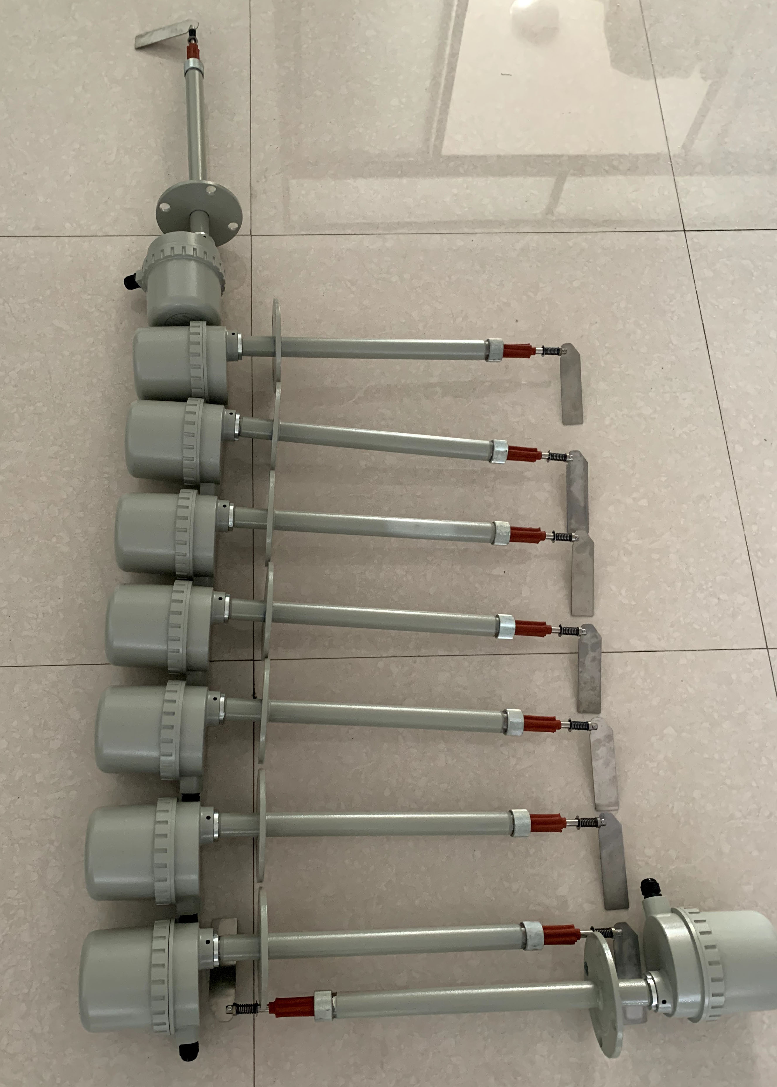 阻移式料位控制器實(shí)物圖